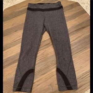 Lulu herringbone cropped leggings, Size 2.